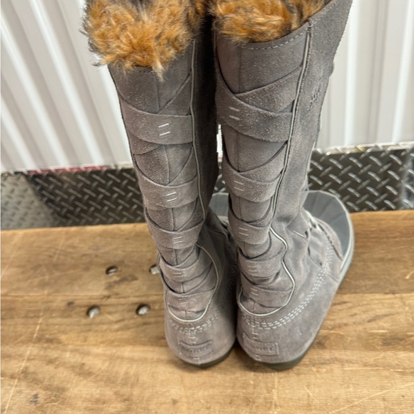 Sorel Gray and Brown Winter Boots with Insulated Lining - Picture 3 of 3